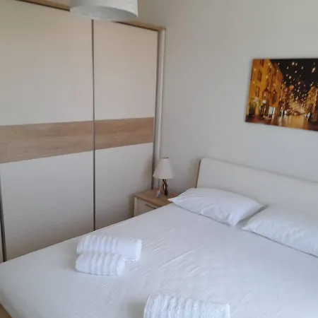 Summer Suites Apartment *